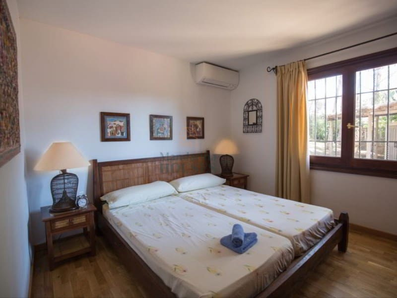 4 chambre Villa/Maison à vendre à Lloret de Mar avec piscine - 1 200 000 € (Ref: 8044953)