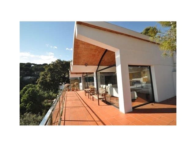 4 sovrum Villa för semesterbostäder i Canyelles, Lloret de Mar med pool garage - 1 323 € (Ref: 8044954)