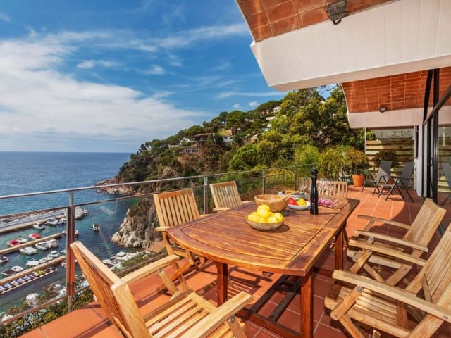 4 sovrum Villa för semesterbostäder i Canyelles, Lloret de Mar med pool garage - 1 323 € (Ref: 8044954)