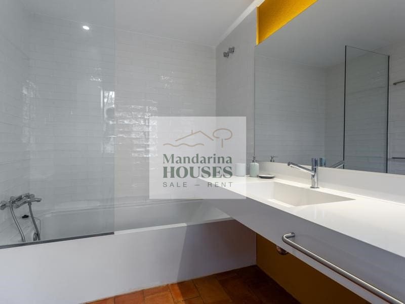 4 slaapkamer Villa voor vakantieverhuur in Blanes met zwembad garage - € 1.875 (Ref: 8044956)