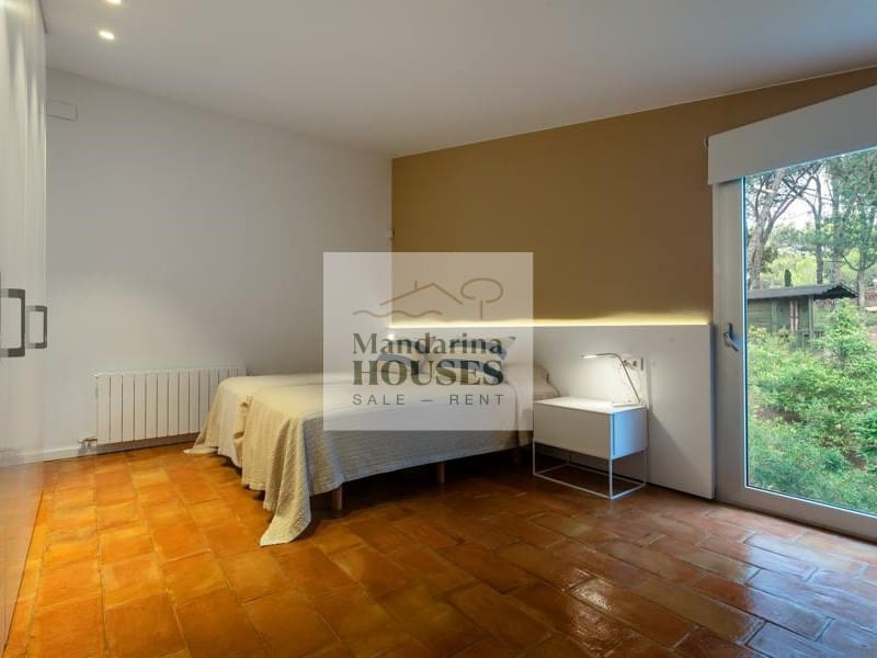 4 slaapkamer Villa voor vakantieverhuur in Blanes met zwembad garage - € 1.875 (Ref: 8044956)