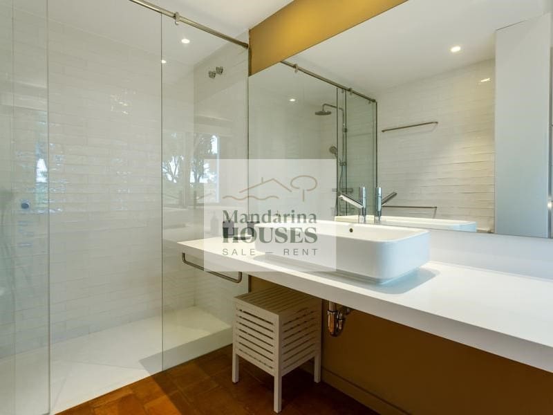 4 slaapkamer Villa voor vakantieverhuur in Blanes met zwembad garage - € 1.875 (Ref: 8044956)