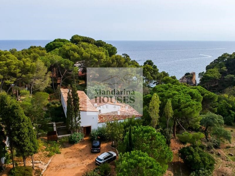 4 slaapkamer Villa voor vakantieverhuur in Blanes met zwembad garage - € 1.875 (Ref: 8044956)