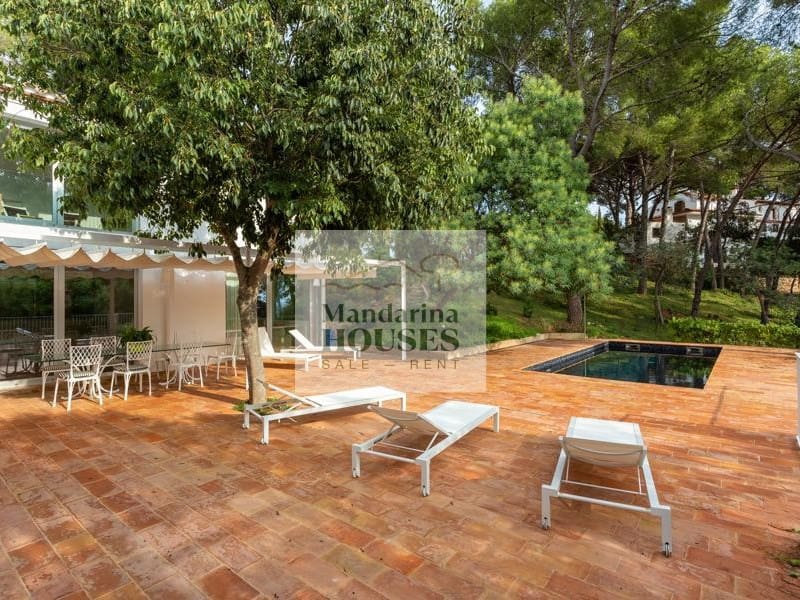 4 slaapkamer Villa voor vakantieverhuur in Blanes met zwembad garage - € 1.875 (Ref: 8044956)