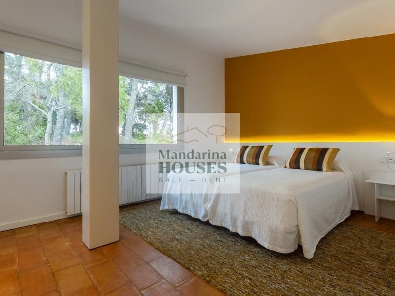 4 slaapkamer Villa voor vakantieverhuur in Blanes met zwembad garage - € 1.875 (Ref: 8044956)