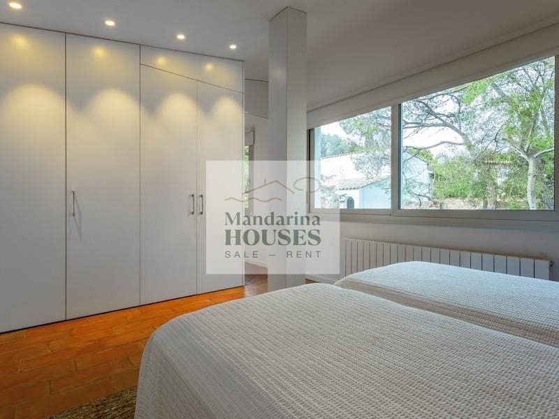 4 slaapkamer Villa voor vakantieverhuur in Blanes met zwembad garage - € 1.875 (Ref: 8044956)