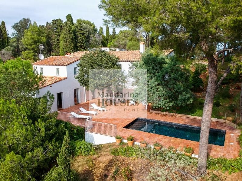 4 slaapkamer Villa voor vakantieverhuur in Blanes met zwembad garage - € 1.875 (Ref: 8044956)