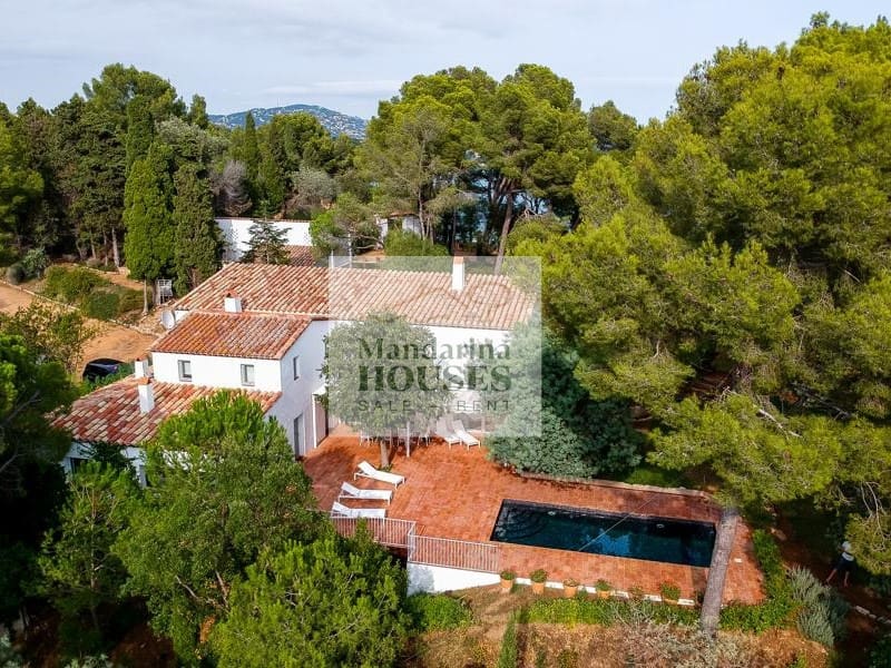 4 slaapkamer Villa voor vakantieverhuur in Blanes met zwembad garage - € 1.875 (Ref: 8044956)