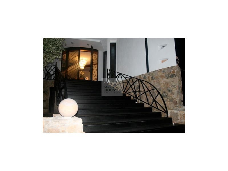 6 bedroom Villa for sale in Lloret de Mar with pool garage - € 1,990,000 (Ref: 8113399)