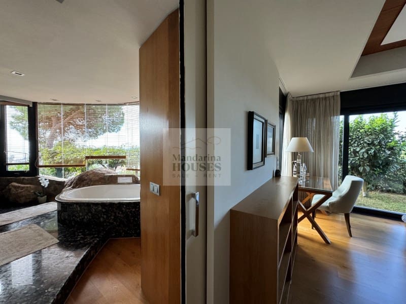 6 bedroom Villa for sale in Lloret de Mar with pool garage - € 1,990,000 (Ref: 8113399)