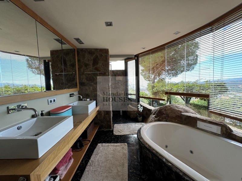 6 bedroom Villa for sale in Lloret de Mar with pool garage - € 1,990,000 (Ref: 8113399)