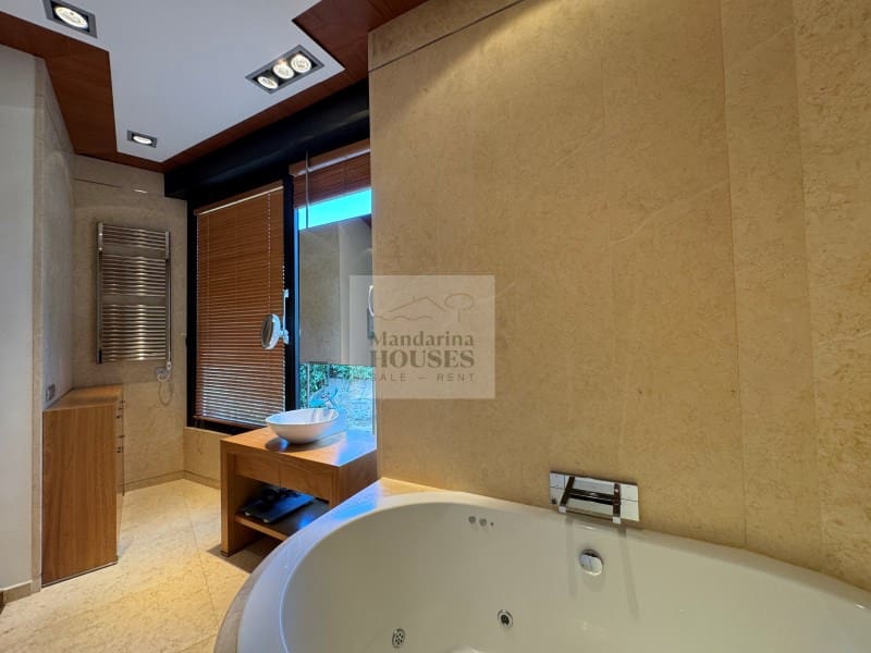 6 bedroom Villa for sale in Lloret de Mar with pool garage - € 1,990,000 (Ref: 8113399)