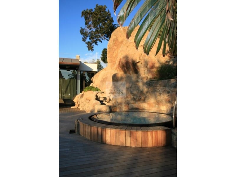 6 bedroom Villa for sale in Lloret de Mar with pool garage - € 1,990,000 (Ref: 8113399)