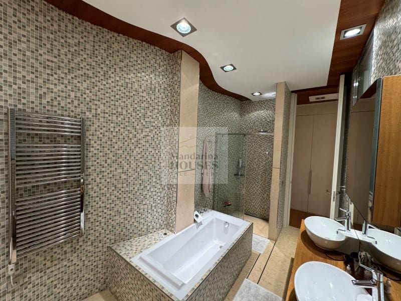 6 bedroom Villa for sale in Lloret de Mar with pool garage - € 1,990,000 (Ref: 8113399)