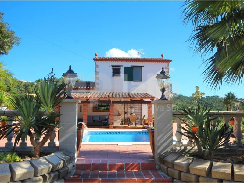 3 quarto Moradia para venda em Lloret de Mar com piscina - 700 000 € (Ref: 8245074)