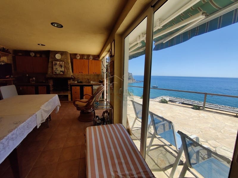 5 slaapkamer Villa te koop in Lloret de Mar met garage - € 1.050.000 (Ref: 8289308)