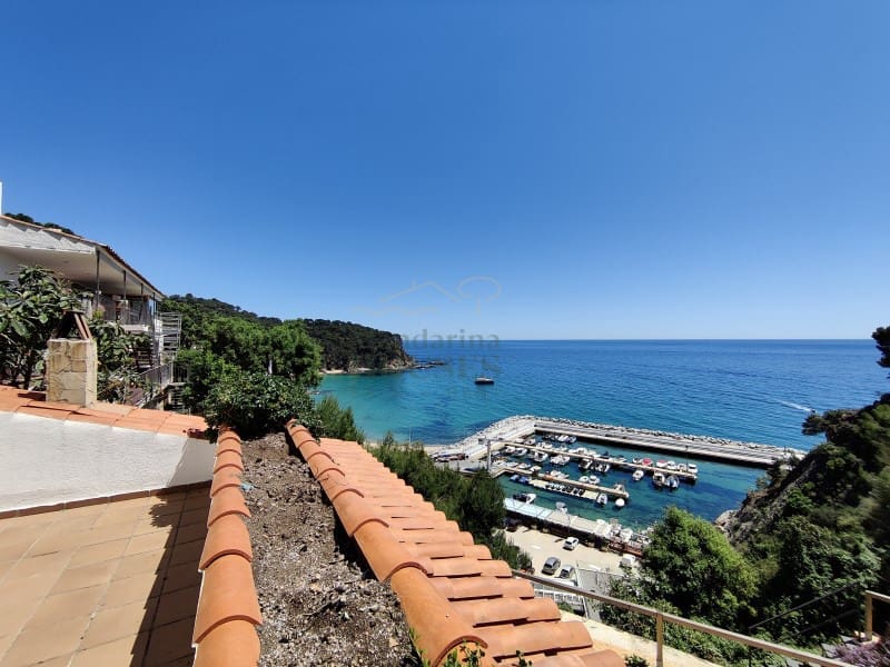 5 slaapkamer Villa te koop in Lloret de Mar met garage - € 1.050.000 (Ref: 8289308)