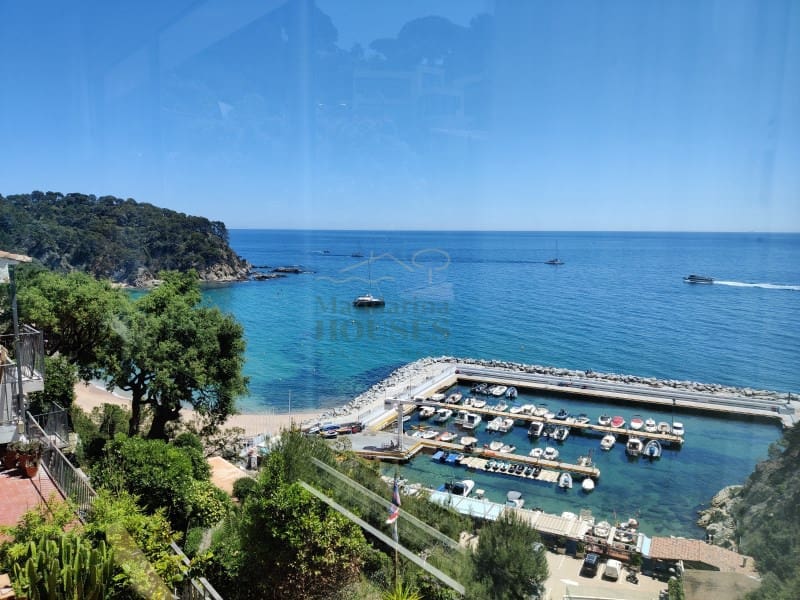 5 slaapkamer Villa te koop in Lloret de Mar met garage - € 1.050.000 (Ref: 8289308)