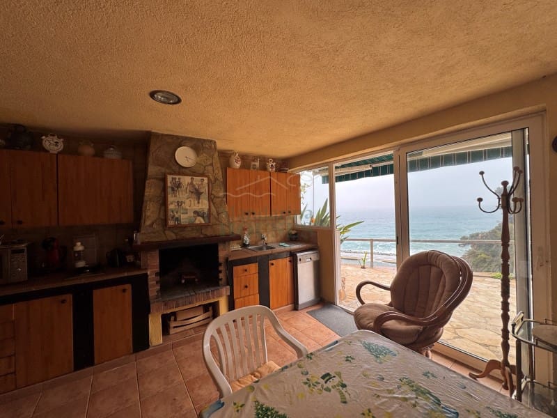 5 slaapkamer Villa te koop in Lloret de Mar met garage - € 1.050.000 (Ref: 8289308)