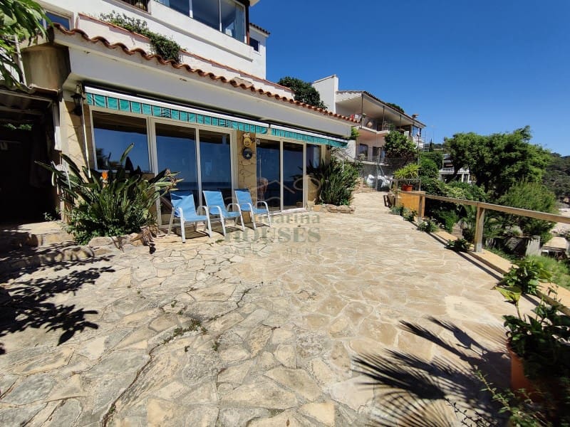 5 slaapkamer Villa te koop in Lloret de Mar met garage - € 1.050.000 (Ref: 8289308)