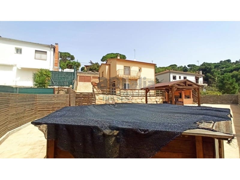 3 soveværelse Villa til salg i Vidreres med swimmingpool - € 295.000 (Ref: 8466729)