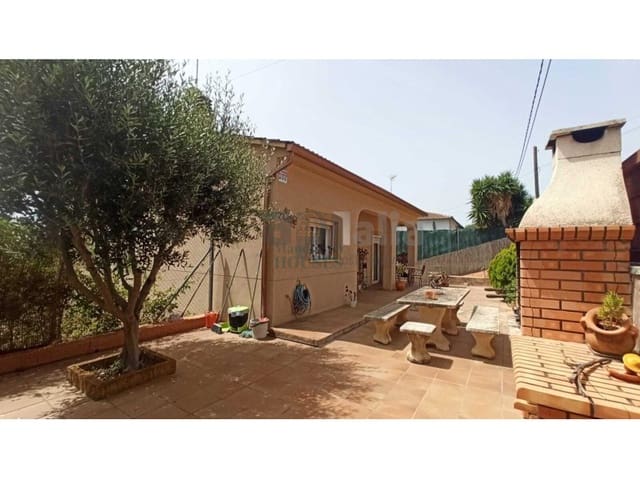 3 bedroom Villa for sale in Aiguaviva Parc, Vidreres with pool - € 295,000 (Ref: 8466729)