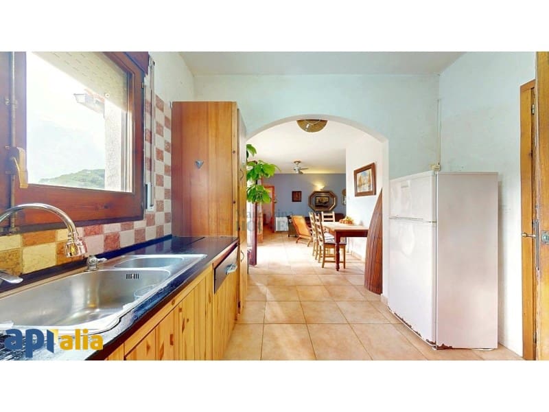 3 soveværelse Villa til salg i Lloret de Mar med swimmingpool garage - € 399.000 (Ref: 8479367)