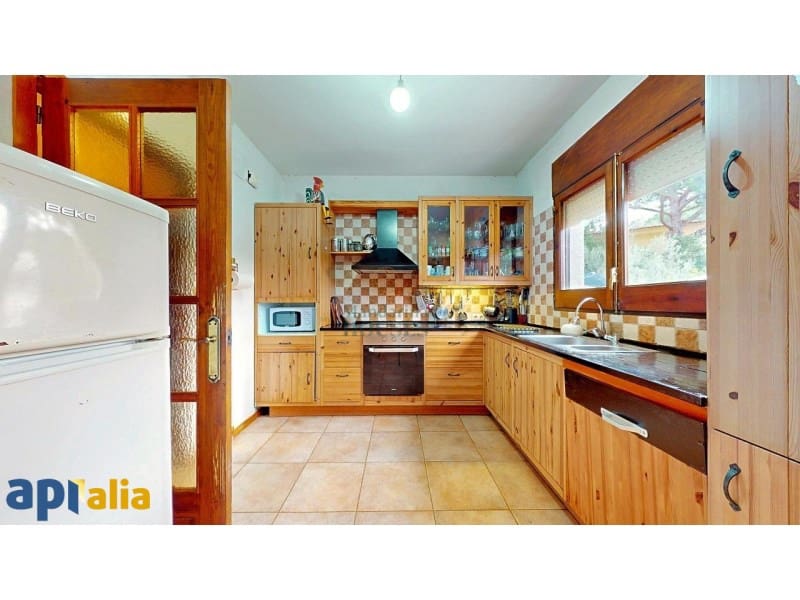 3 soveværelse Villa til salg i Lloret de Mar med swimmingpool garage - € 399.000 (Ref: 8479367)