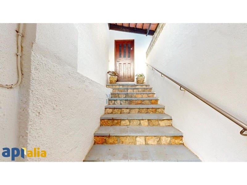 3 soveværelse Villa til salg i Lloret de Mar med swimmingpool garage - € 399.000 (Ref: 8479367)