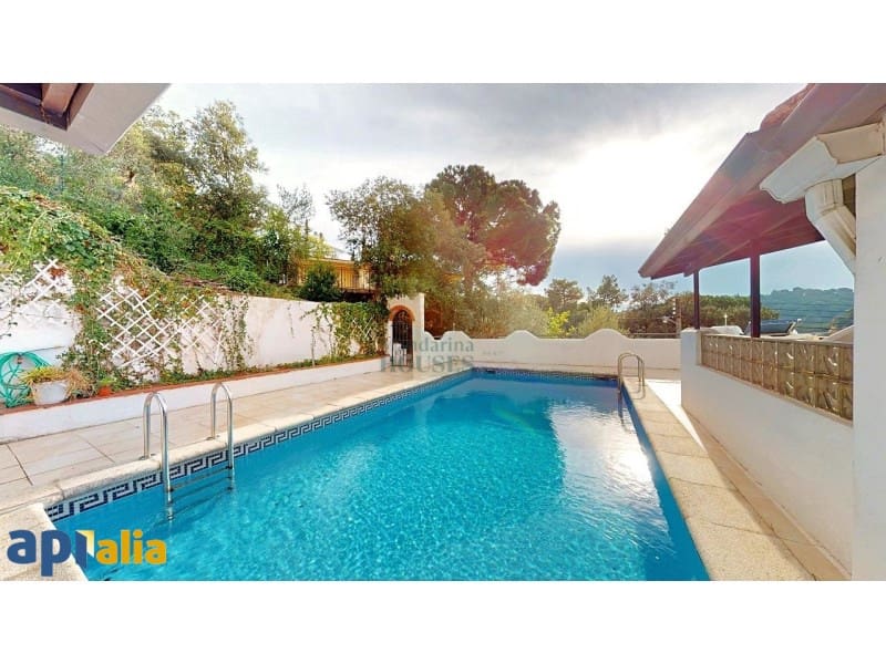 3 soveværelse Villa til salg i Lloret de Mar med swimmingpool garage - € 399.000 (Ref: 8479367)