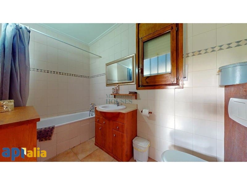 3 soveværelse Villa til salg i Lloret de Mar med swimmingpool garage - € 399.000 (Ref: 8479367)