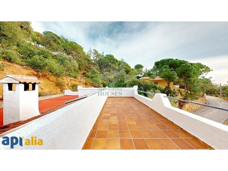 3 soveværelse Villa til salg i Lloret de Mar med swimmingpool garage - € 399.000 (Ref: 8479367)