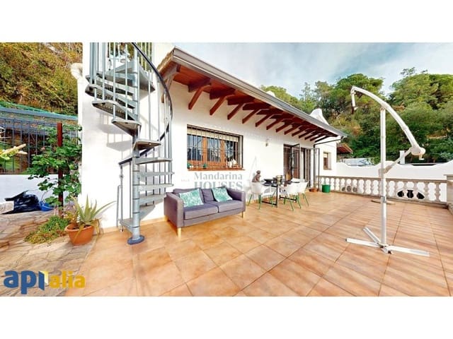 3 quarto Moradia para venda em Canyelles, Lloret de Mar com piscina garagem - 399 000 € (Ref: 8479367)