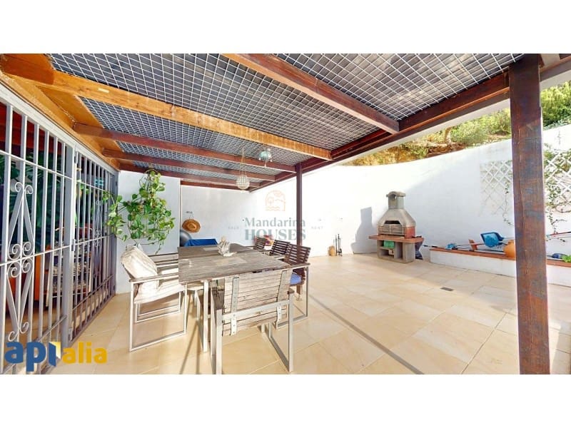 3 soveværelse Villa til salg i Lloret de Mar med swimmingpool garage - € 399.000 (Ref: 8479367)