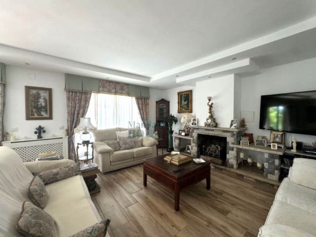 5 slaapkamer Villa te koop in Canyelles, Lloret de Mar met garage - € 799.000 (Ref: 8522910)