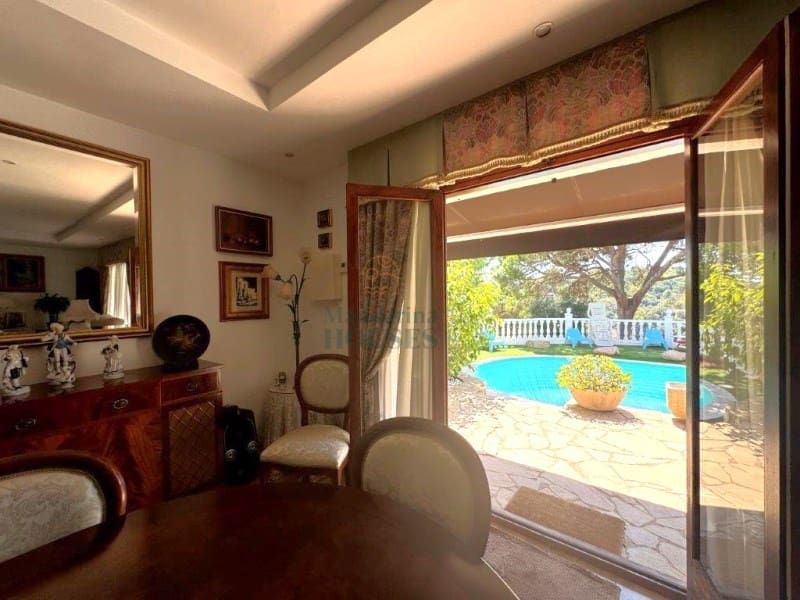 5 slaapkamer Villa te koop in Lloret de Mar met garage - € 799.000 (Ref: 8522910)