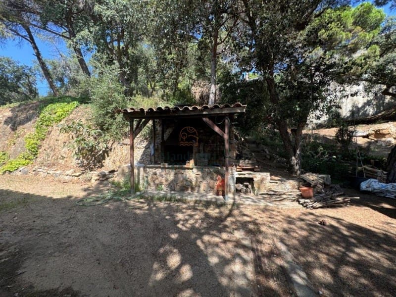 5 slaapkamer Villa te koop in Lloret de Mar met garage - € 799.000 (Ref: 8522910)