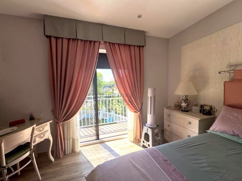 5 slaapkamer Villa te koop in Lloret de Mar met garage - € 799.000 (Ref: 8522910)