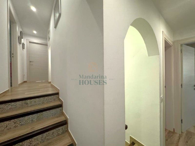 5 slaapkamer Villa te koop in Lloret de Mar met garage - € 799.000 (Ref: 8522910)