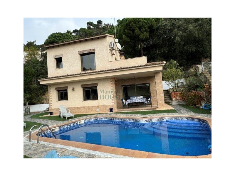 3 soverom Villa til salgs i Lloret de Mar - € 495 000 (Ref: 8678147)