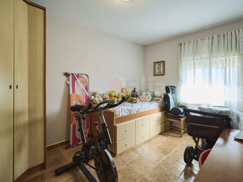 4 makuuhuone Huvila myytävänä paikassa Lloret de Mar mukana uima-altaan 
autotalli - 275 000 € (Ref: 8714614)