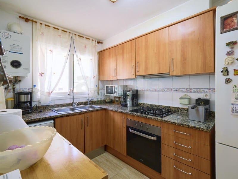 4 makuuhuone Huvila myytävänä paikassa Lloret de Mar mukana uima-altaan 
autotalli - 275 000 € (Ref: 8714614)