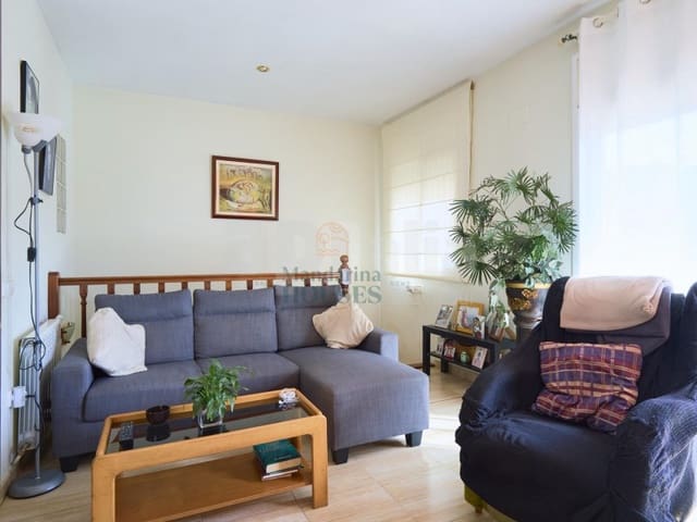 4 makuuhuone Huvila myytävänä paikassa Lloret de Mar mukana uima-altaan 
autotalli - 275 000 € (Ref: 8714614)