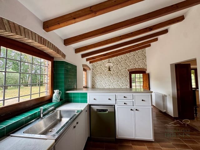 6 bedroom Villa for sale in Llagostera with garage - € 1,090,000 (Ref: 8836863)