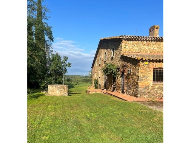 6 bedroom Villa for sale in Llagostera with garage - € 1,090,000 (Ref: 8836863)