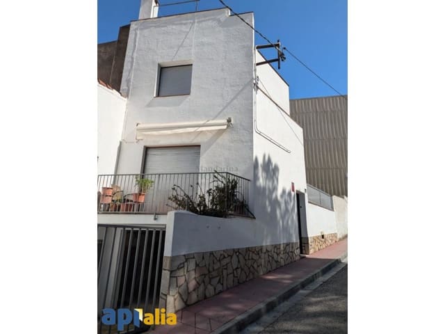 4 soverom Villa til salgs i Fenals, Lloret de Mar - € 350 000 (Ref: 8886338)