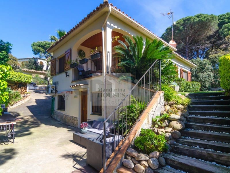 4 quarto Moradia para venda em Lloret de Mar - 375 000 € (Ref: 8994063)