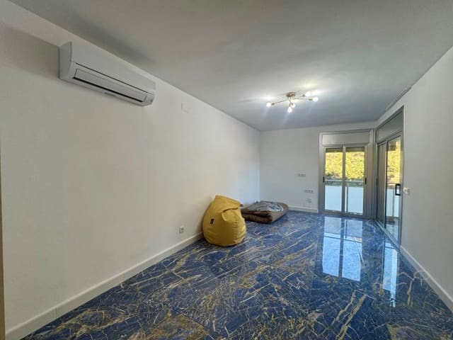 2 bedroom Apartment for sale in Canyelles, Lloret de Mar with garage - € 299,000 (Ref: 9104930)