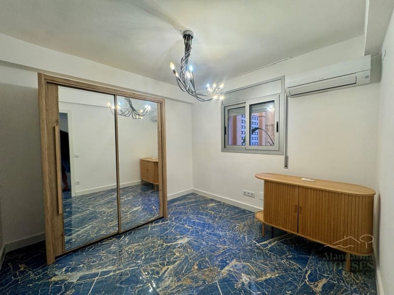 2 bedroom Apartment for sale in Lloret de Mar with garage - € 299,000 (Ref: 9104930)