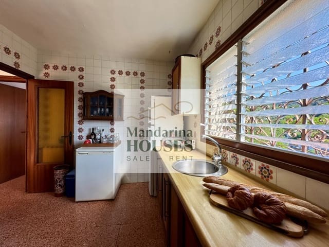 Chalet de 4 habitaciones en Canyelles, Lloret de Mar en venta con garaje - 369.000 € (Ref: 9131898)
